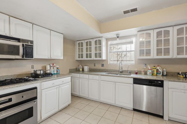 631 Western Hills Drive SE, Rio Rancho, NM 87124