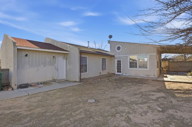 631 Western Hills Drive SE, Rio Rancho, NM 87124