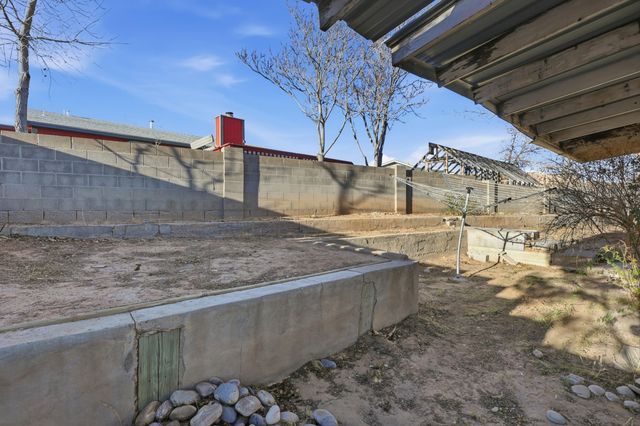 631 Western Hills Drive SE, Rio Rancho, NM 87124