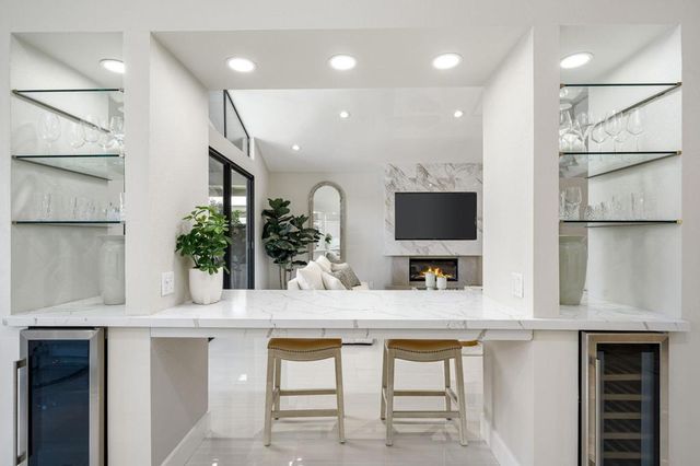 198 Green Mountain Drive, Palm Desert, CA 92211