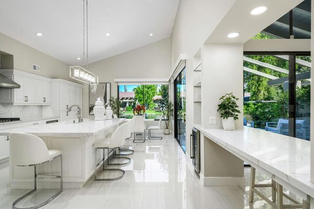 198 Green Mountain Drive, Palm Desert, CA 92211