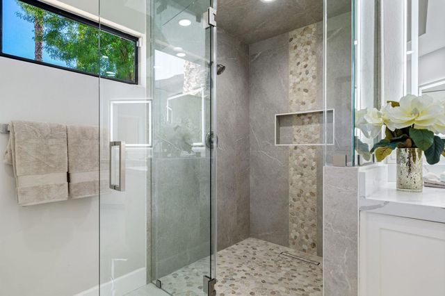 198 Green Mountain Drive, Palm Desert, CA 92211