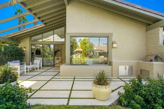 198 Green Mountain Drive, Palm Desert, CA 92211