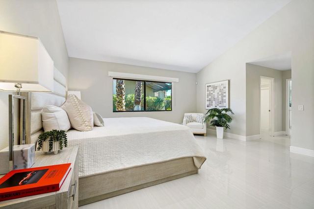 198 Green Mountain Drive, Palm Desert, CA 92211