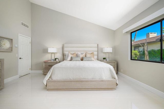 198 Green Mountain Drive, Palm Desert, CA 92211