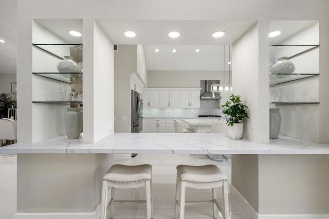 198 Green Mountain Drive, Palm Desert, CA 92211