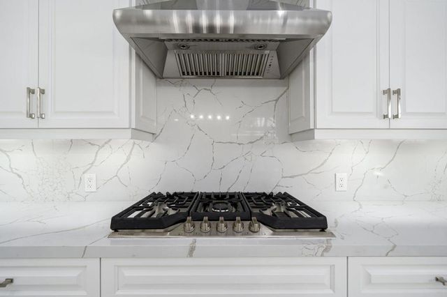 198 Green Mountain Drive, Palm Desert, CA 92211