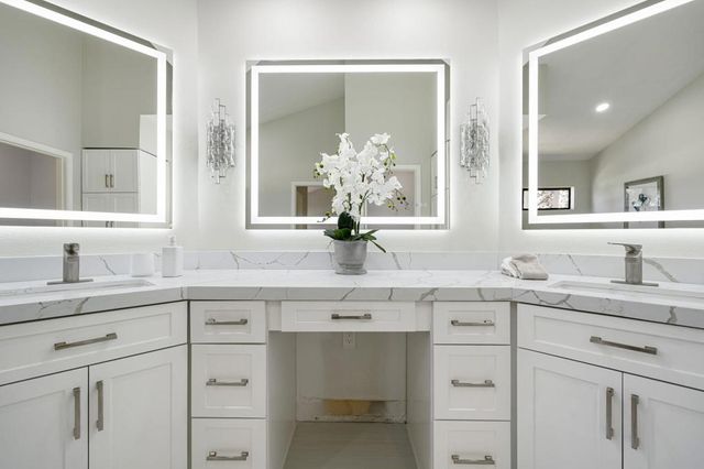 198 Green Mountain Drive, Palm Desert, CA 92211