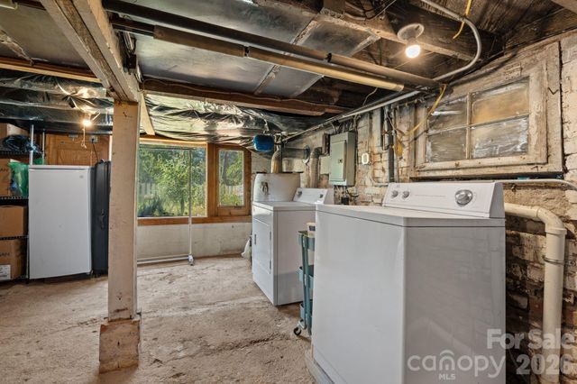238 Forest Hill Drive, Asheville, NC 28803