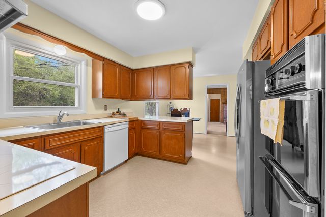 19168 Chelton Drive, Beverly Hills Vllg, MI 48025