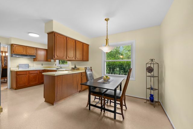 19168 Chelton Drive, Beverly Hills Vllg, MI 48025