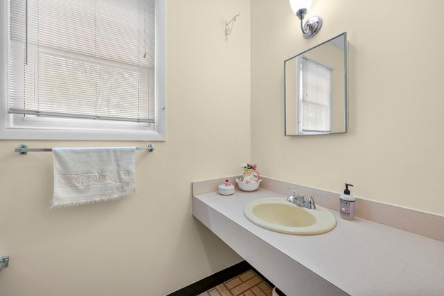 19168 Chelton Drive, Beverly Hills Vllg, MI 48025