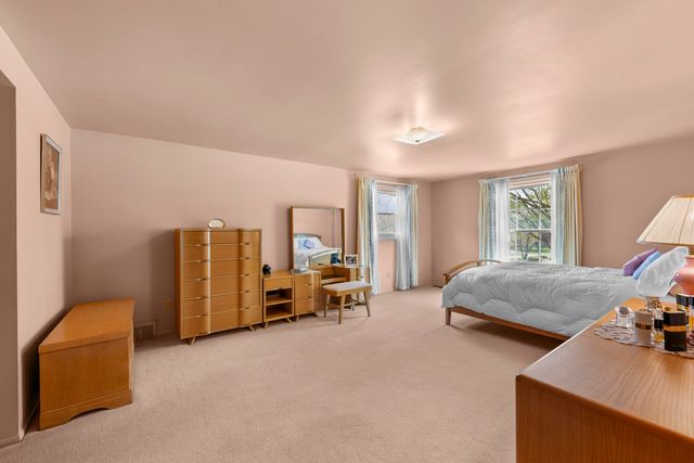 19168 Chelton Drive, Beverly Hills Vllg, MI 48025