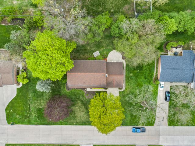 19168 Chelton Drive, Beverly Hills Vllg, MI 48025