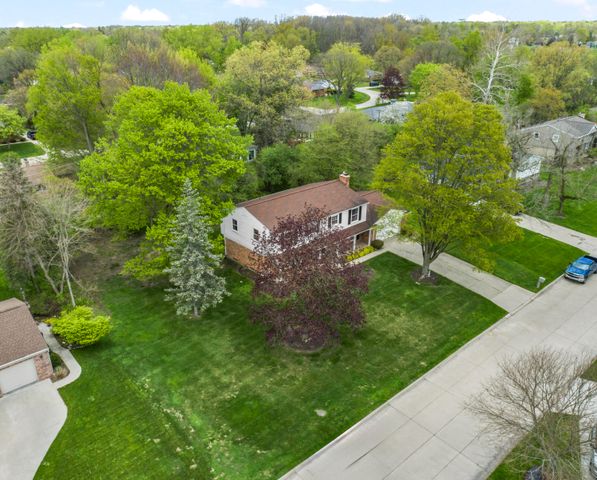 19168 Chelton Drive, Beverly Hills Vllg, MI 48025