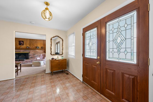 19168 Chelton Drive, Beverly Hills Vllg, MI 48025
