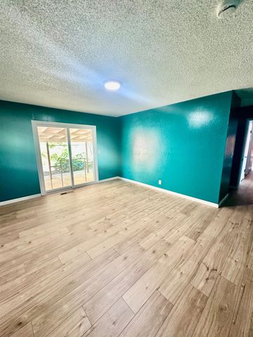 90 Apica, Oroville, CA 95967