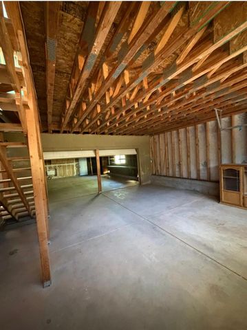 90 Apica, Oroville, CA 95967