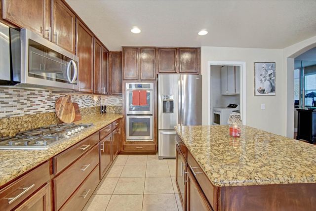 493 Williams St, Folsom, CA 95630