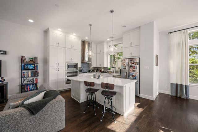 730 Spanish Oaks Place, Dallas, TX 75204