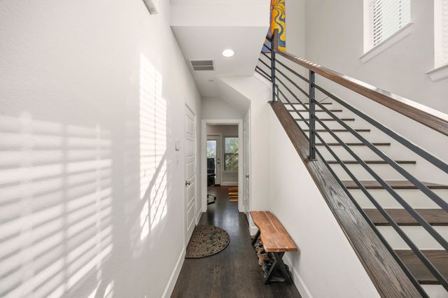 730 Spanish Oaks Place, Dallas, TX 75204