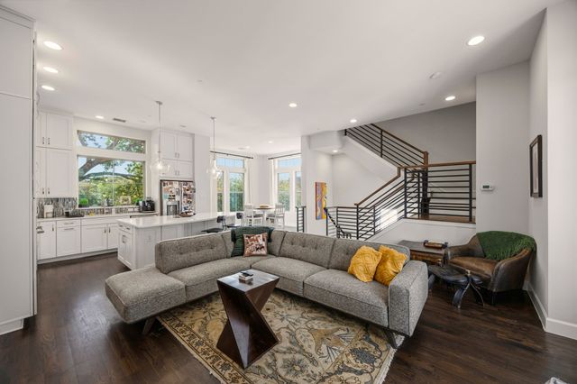 730 Spanish Oaks Place, Dallas, TX 75204