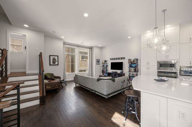 730 Spanish Oaks Place, Dallas, TX 75204