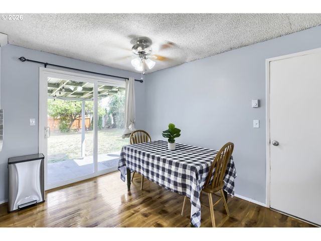 3890 Sw 203RD Ave, Beaverton, OR 97078