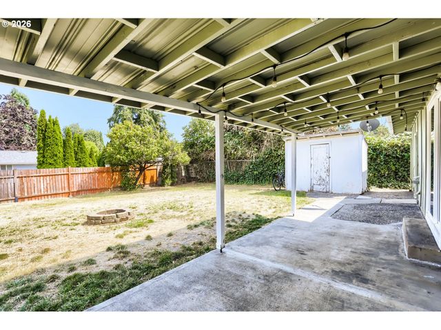 3890 Sw 203RD Ave, Beaverton, OR 97078
