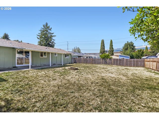 3890 Sw 203RD Ave, Beaverton, OR 97078
