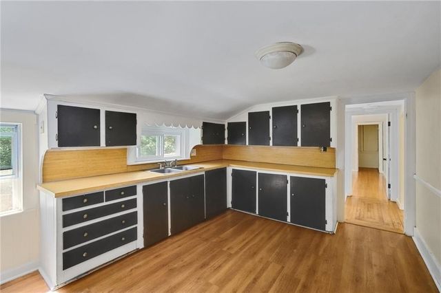 2 Plainfield Pike, Foster, RI 02825