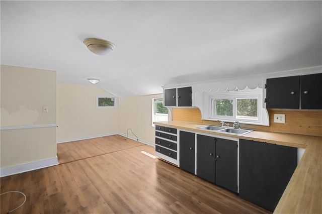 2 Plainfield Pike, Foster, RI 02825