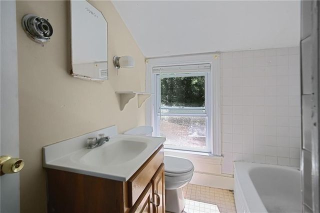 2 Plainfield Pike, Foster, RI 02825