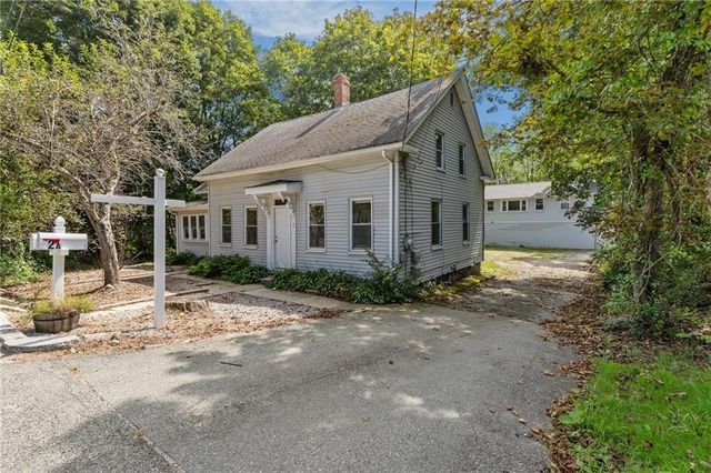 2 Plainfield Pike, Foster, RI 02825