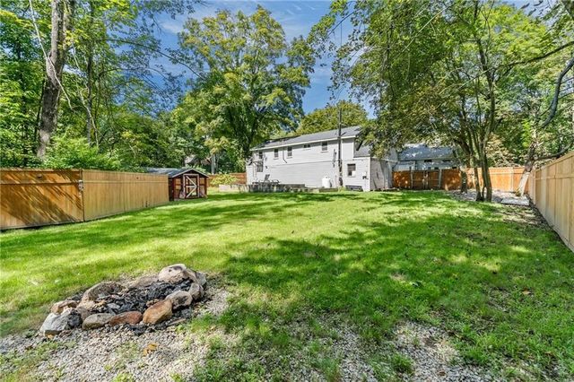 2 Plainfield Pike, Foster, RI 02825