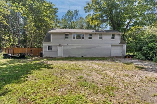 2 Plainfield Pike, Foster, RI 02825