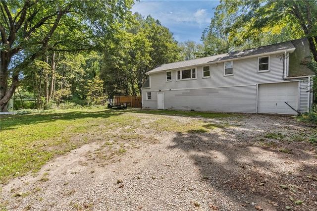 2 Plainfield Pike, Foster, RI 02825