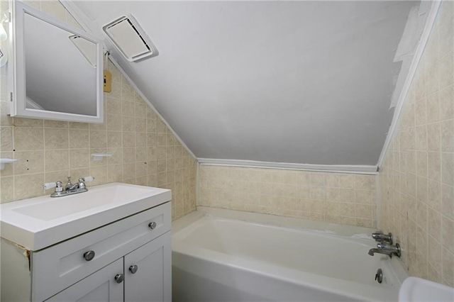 2 Plainfield Pike, Foster, RI 02825