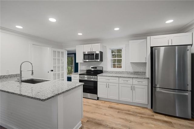 2 Plainfield Pike, Foster, RI 02825