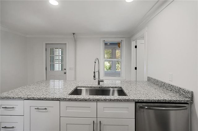 2 Plainfield Pike, Foster, RI 02825