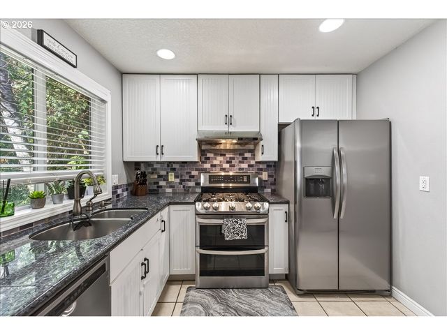 867 Se 39TH Ct, Hillsboro, OR 97123