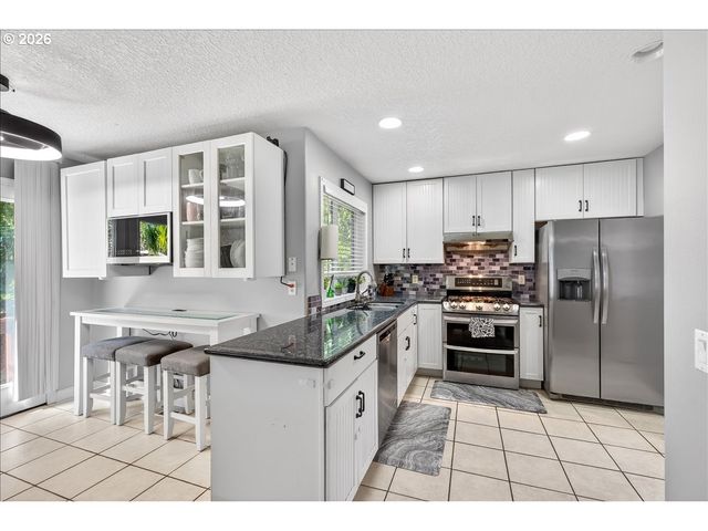 867 Se 39TH Ct, Hillsboro, OR 97123