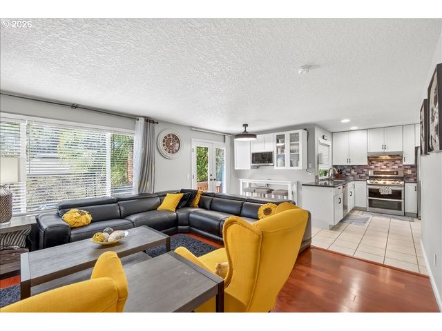 867 Se 39TH Ct, Hillsboro, OR 97123