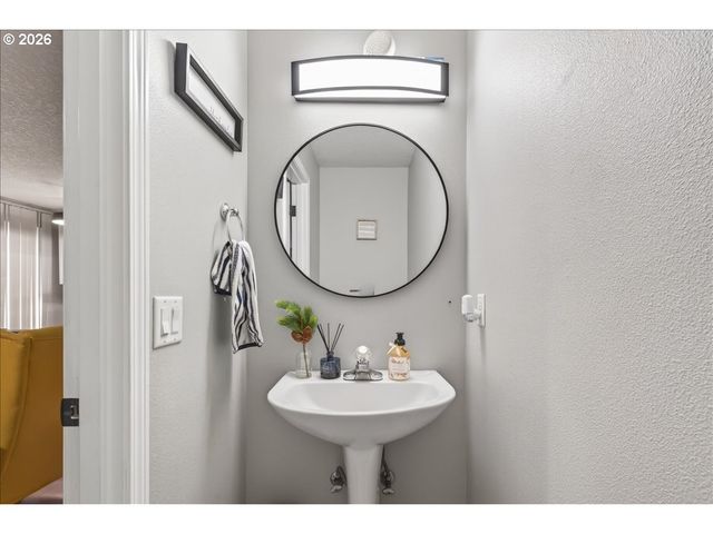 867 Se 39TH Ct, Hillsboro, OR 97123