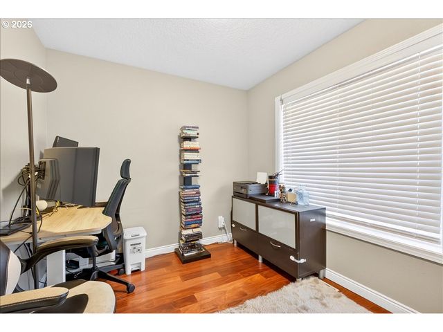 867 Se 39TH Ct, Hillsboro, OR 97123