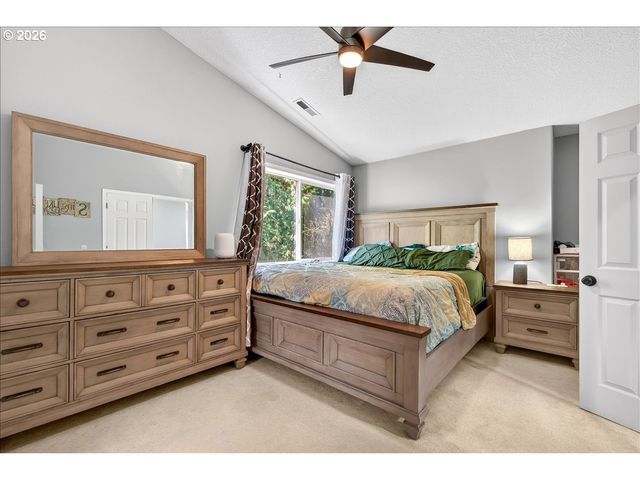 867 Se 39TH Ct, Hillsboro, OR 97123