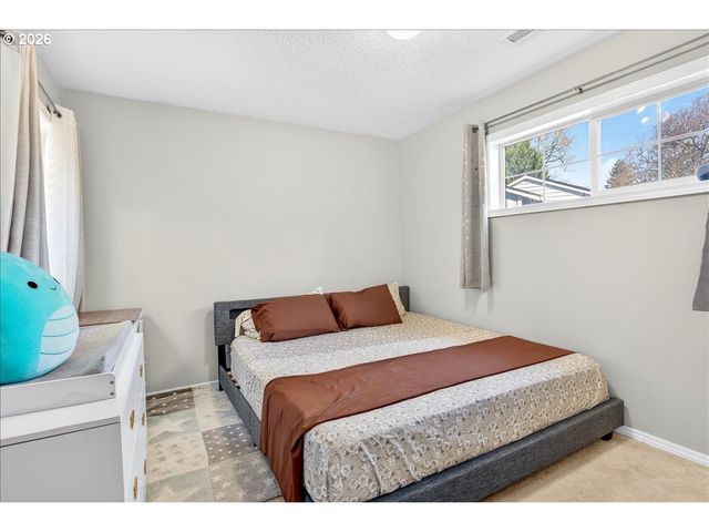 867 Se 39TH Ct, Hillsboro, OR 97123