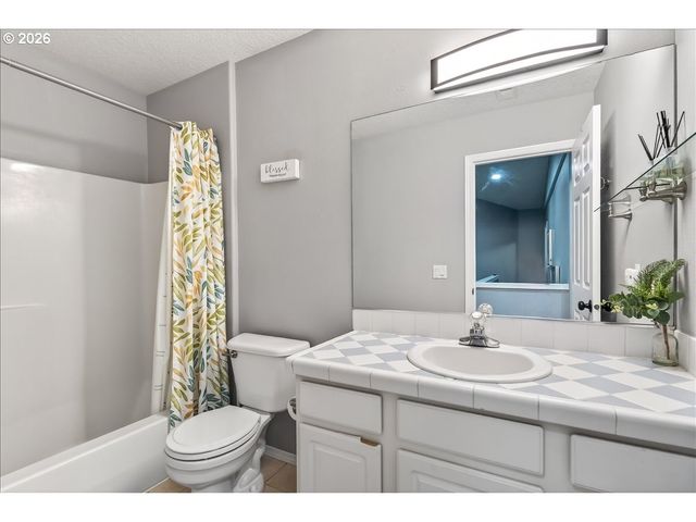 867 Se 39TH Ct, Hillsboro, OR 97123