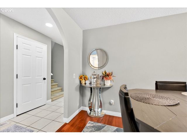 867 Se 39TH Ct, Hillsboro, OR 97123