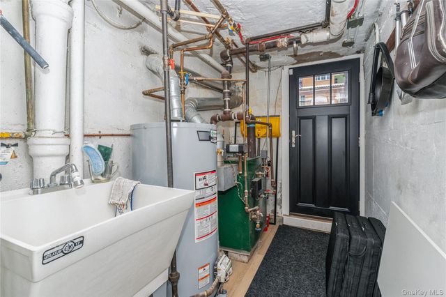 14839 60th Avenue, Flushing, NY 11355